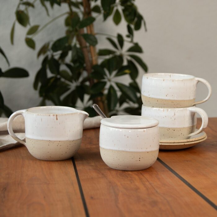 kaffeeservice-wei?-modern-toepferei-am-wald
