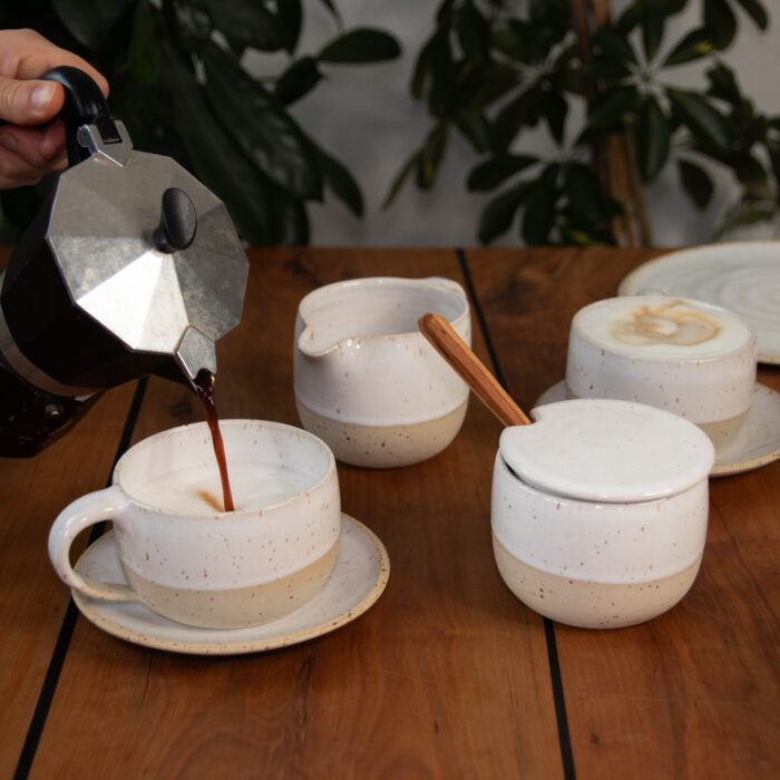 keramik-tasse-mit-untertasse